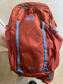 Kids REI Tarn 18 backpack