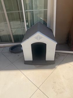 Wood table large grill dog house