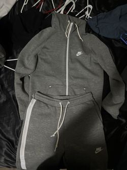 Nike Tech Full Suit Size Small