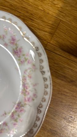 Antique Rose 7.5 “ Dessert Plates (5)