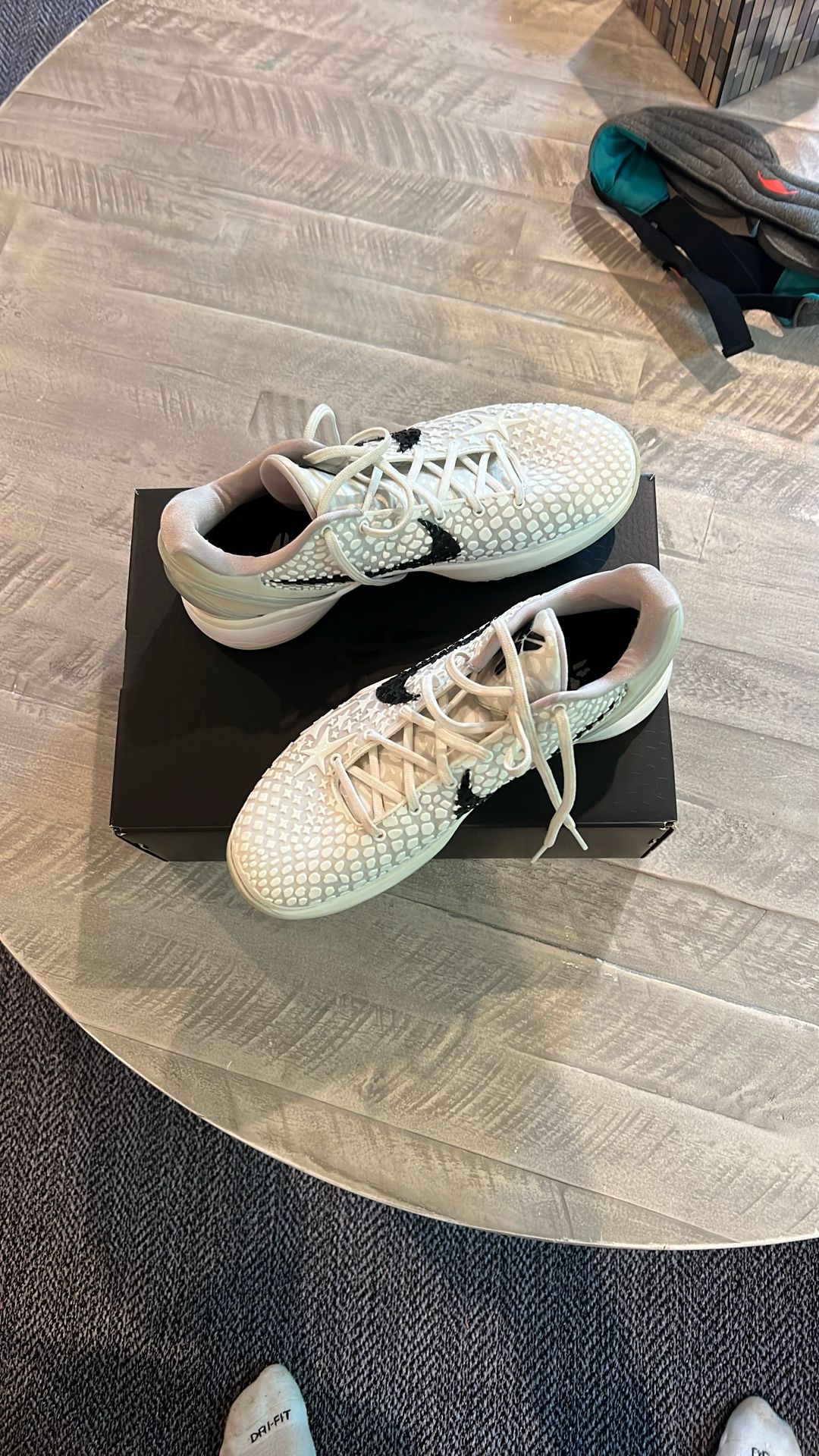 Kobe Six All-Star Size 9, Barely Used With Receipt
