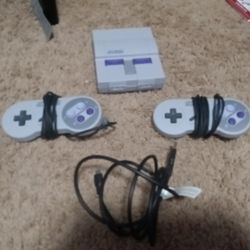 SNES Classic , 2 Controllers + Power Cord