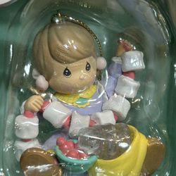 2002 Precious Moments Holiday Ornament New in Box