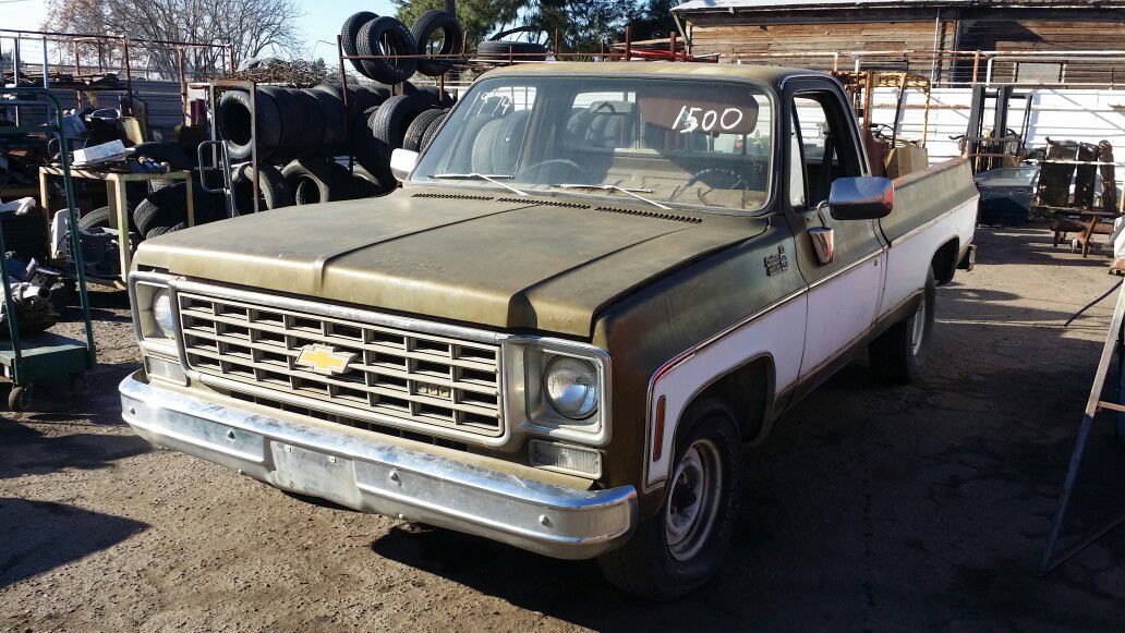 Parting out 1974 Chevy long bed pickup no engine no transmission no vin no paperwork