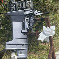 25 Hp Yamaha Fresh Water Used  Runs Awsome  commercial grade motor three cylinders