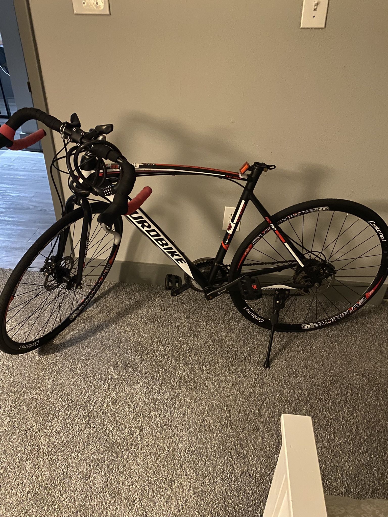 EUROBIKE HY XC550 700C Road Bike 21 Speed for Adults Men and Women