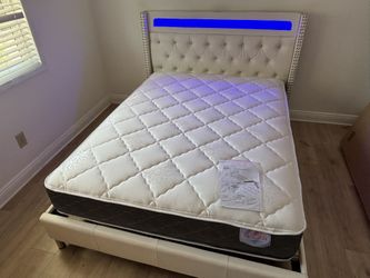 Queen Size Bed Frame With Mattress 