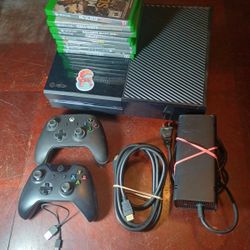 Xbox One Two Controllers 7 Games