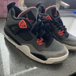 Jordan 4s
