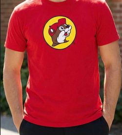 Buc-ee's Red T-Shirt Classic Beaver Logo Graphic Tee Short Sleeve -Size M