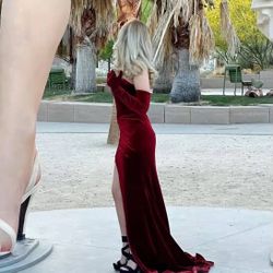 Xs or small velvet red prom dress 120$