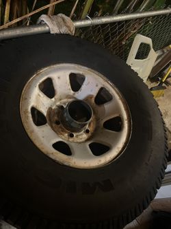 Toyota 4wd SR5 Rims With Center Caps