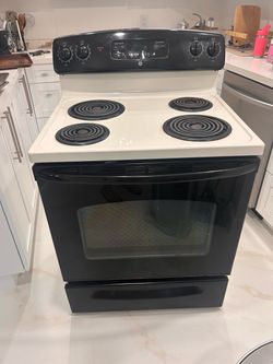 GE electric coil stove/oven