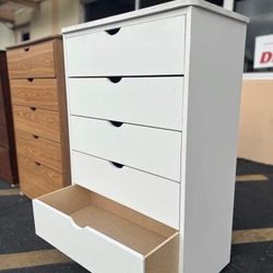 DRESSER NO KNOBS