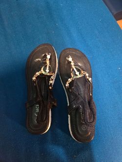 Lucita size 8 dress sandals