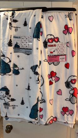 2pk Snoopy blankets $35