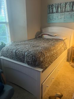 Tween Bed  with / mattress
