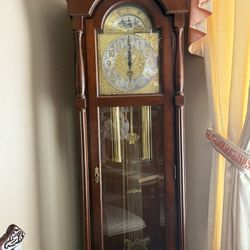 Ridgeway Grandfather Clock – Model 5281 – Cherry Finish – Works Perfectly 