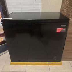 Frigidaire Chest Freezer 7 Cu. Ft. Black