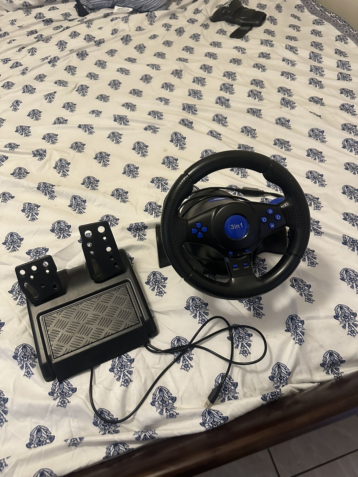 Ps3 steering wheel and break/gas pedals for racing game