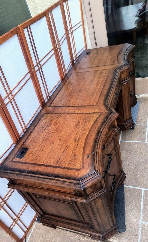 Aspen Home Barolo Executive Desk Set
