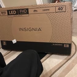 Insignia Flat Screen Tv