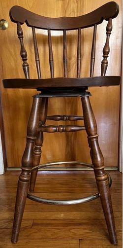 SWIVEL WOODEN BAR STOOL