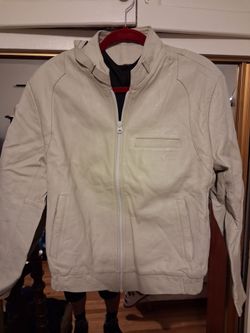 Leather jacket  38 to 44 are da sizes black,burgundy, brown,tanned, white and dark blue