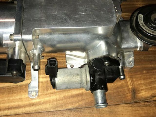 Mustang gt parts S&R Performance Plenum and 75mm Throttle body for 4.6 Mustang gt