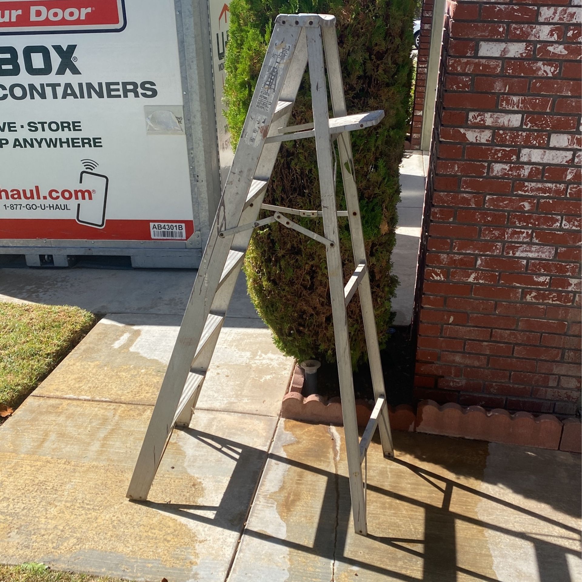 Free Ladders