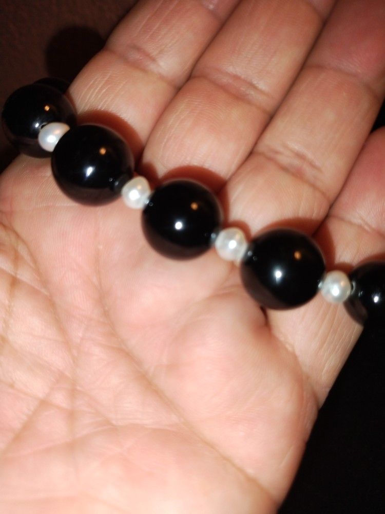 Black Jade Beads And Freshwaters Pearls Necklace