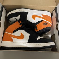 Air Jordan 1 Mid