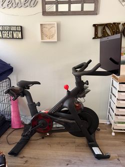 Peloton Bike+ Swiveling Screen