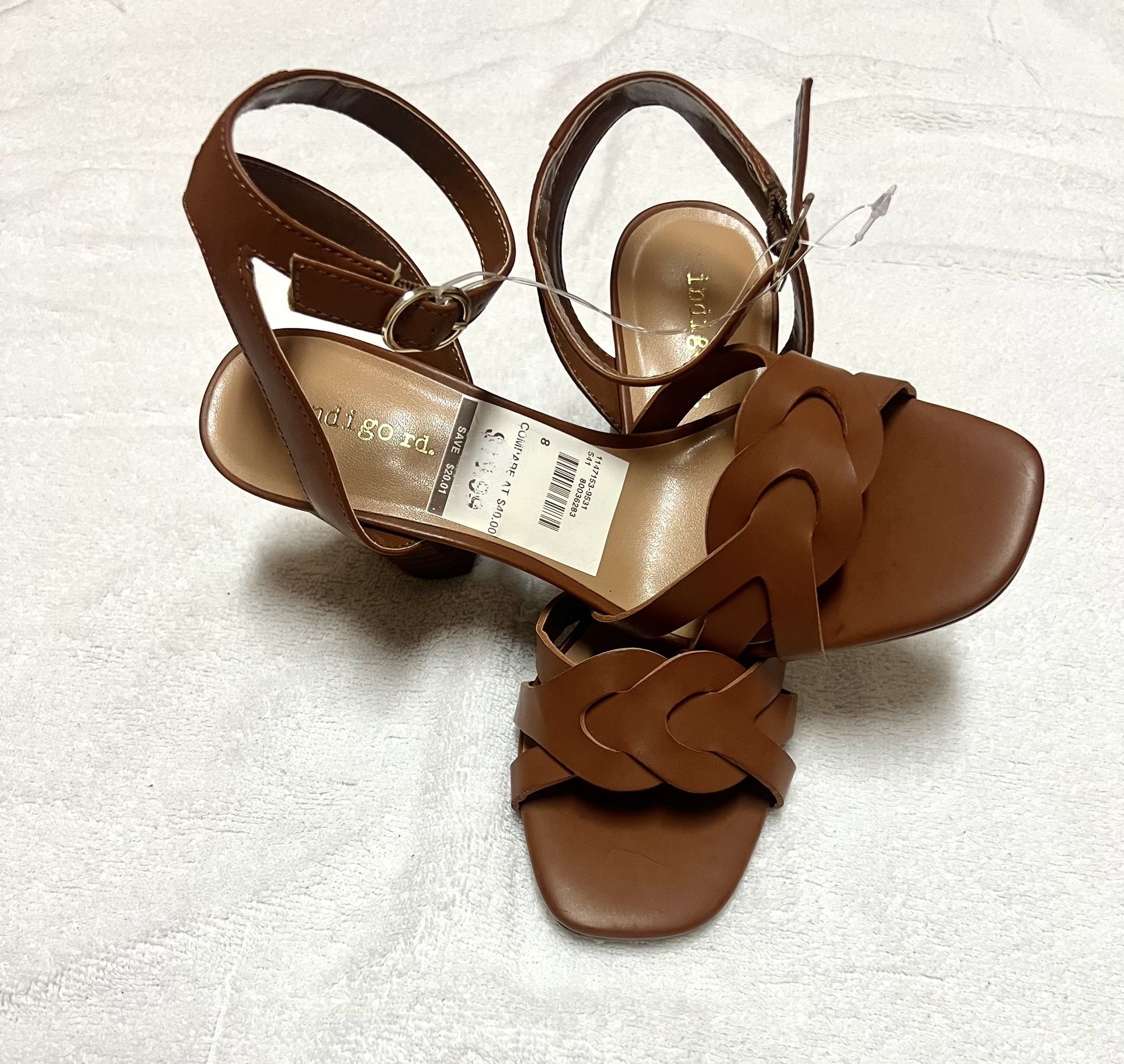 New Indigo Rd. Women's Sandal/Size: 8M/$8