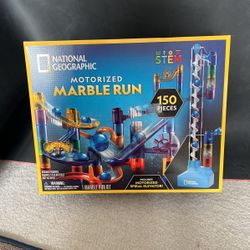 BNWT-motorized marble Run