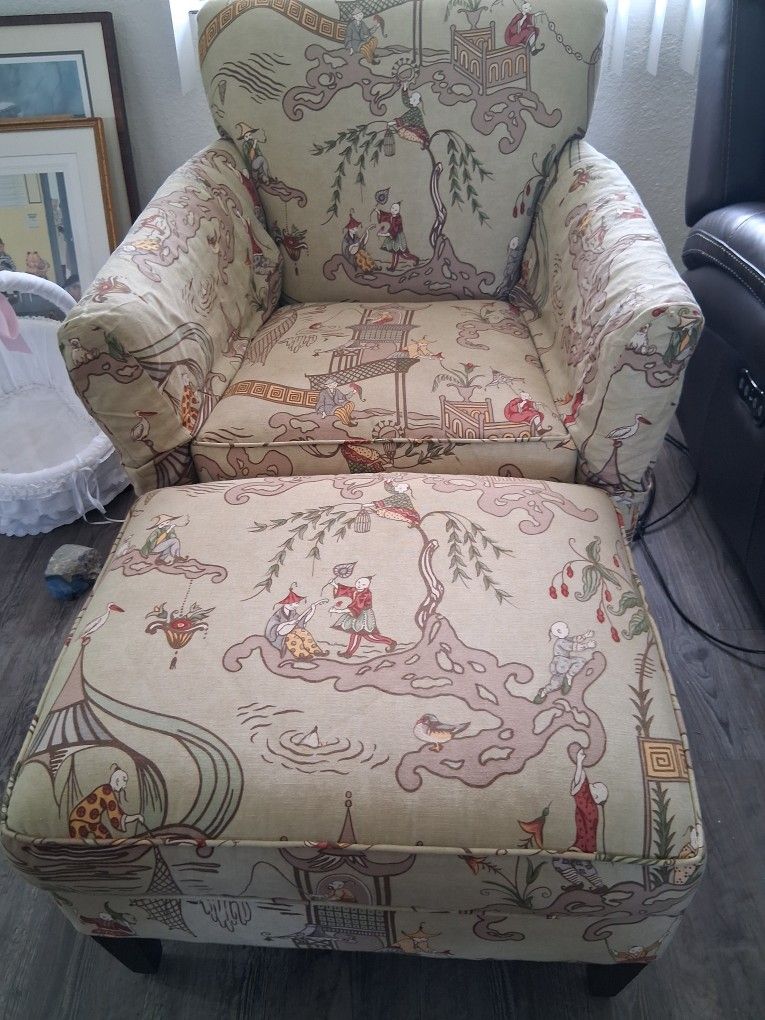🪑 Vintage Chinoiserie Armchair & Ottoman – Excellent Condition