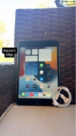 iPad Mini 4 128gb. Cellular! Like New And Unlocked!