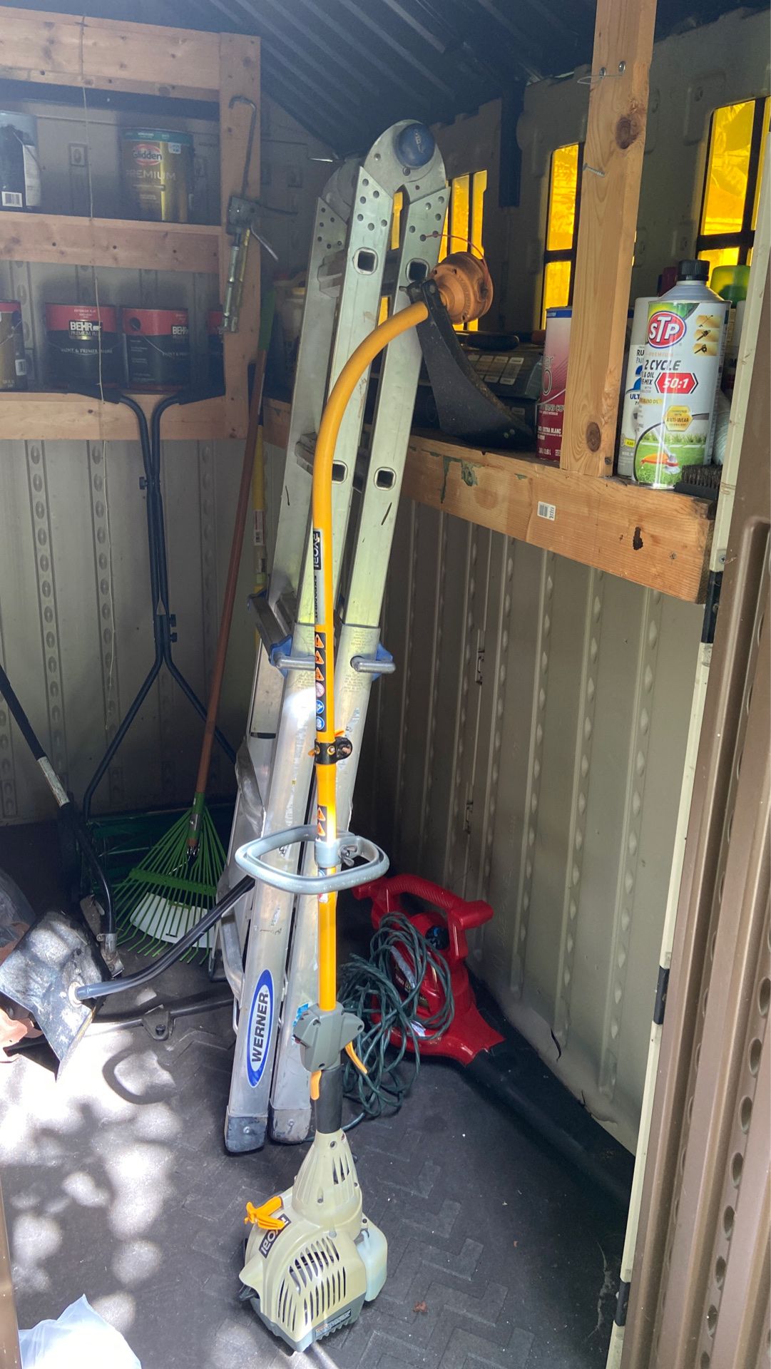 Ryobi CS26 gas powered weed eater and edge trimmer for Sale in Miami