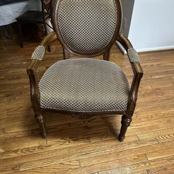 Vintage Over Sized Chair ! Great Condition Very Comfortable 