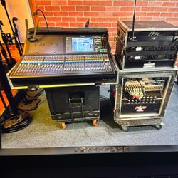YAMAHA QL5 /2-RIO-D2/ SHURE ULXD4Q/ PACKAGE DEAL