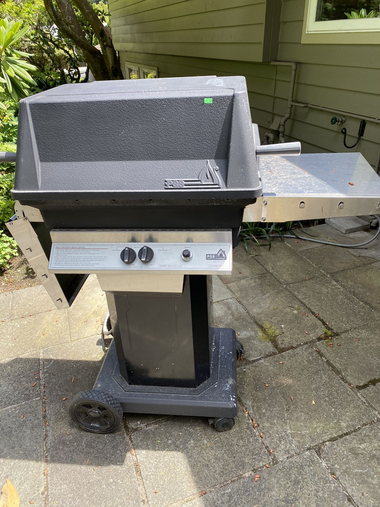 PGS premium barbecue grill, natural gas. Model A40
