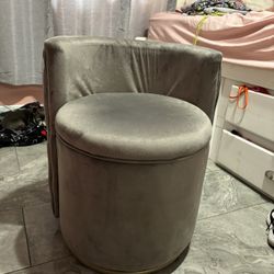 Swivel chair 
