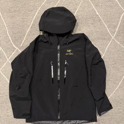 Arcteryx Alpha SV - 24k gold - L