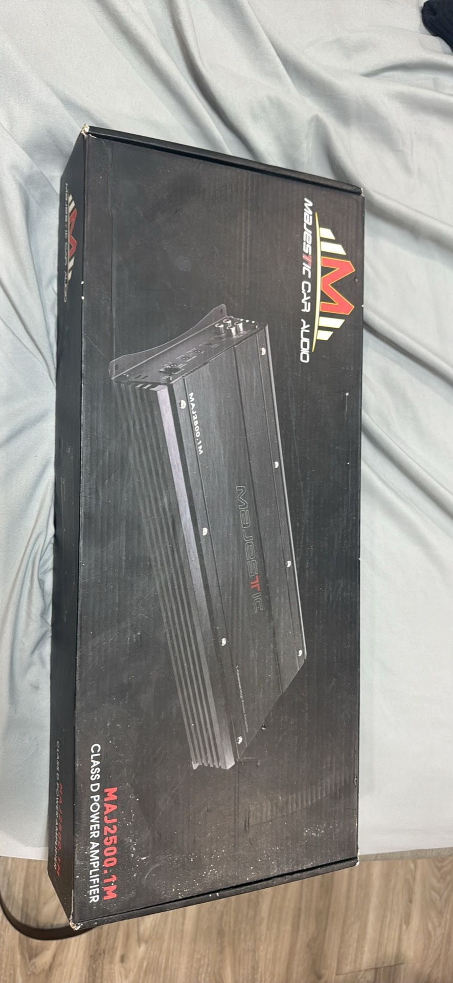 Amplifier 2500 Watts