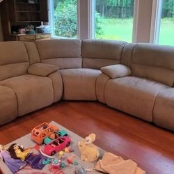 Quality Reclining Sectional-Free Delivery 