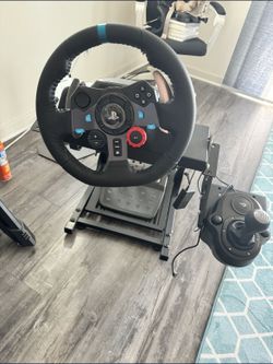 Logitech G29 Driving Force Racing Wheel and Floor Pedals