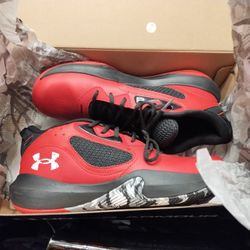 Under Armour Shoes Size 11