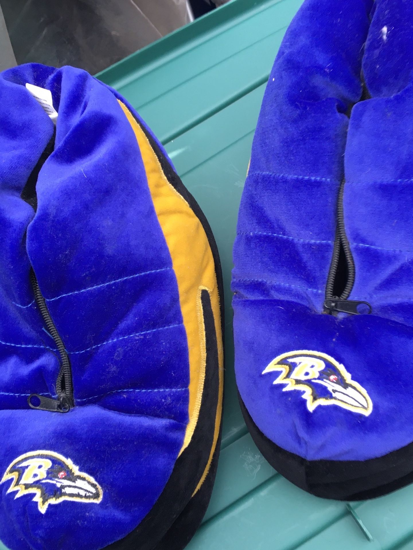 Lnew Large raven slippers only $20