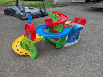 Little tikes race car garage foldable