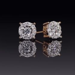 14k Gold Diamond Stud earrings